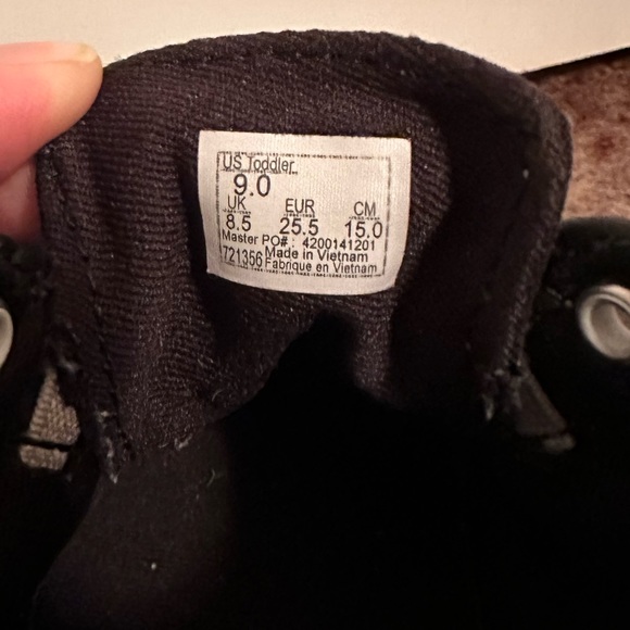Size 9 Toddler Vans - Picture 2 of 3